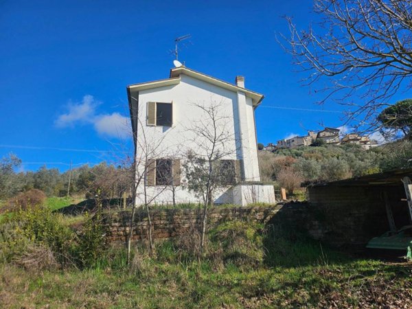 casa indipendente in vendita a Lugnano in Teverina