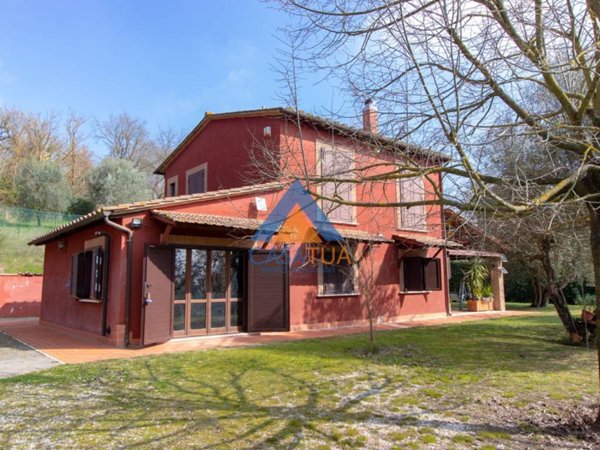 casa indipendente in vendita a Lugnano in Teverina