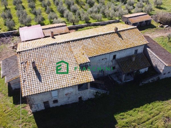 casa indipendente in vendita a Lugnano in Teverina