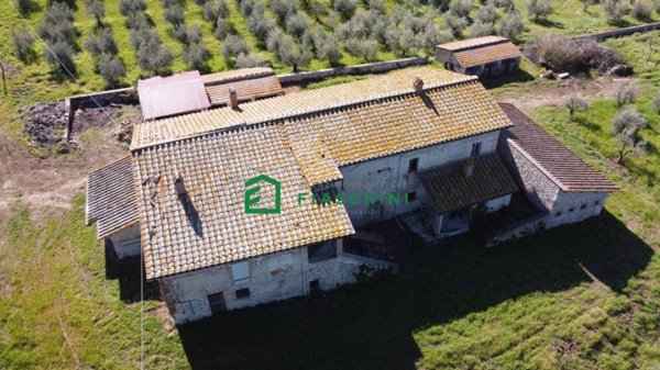 casa indipendente in vendita a Lugnano in Teverina