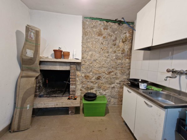 casa indipendente in vendita a Lugnano in Teverina