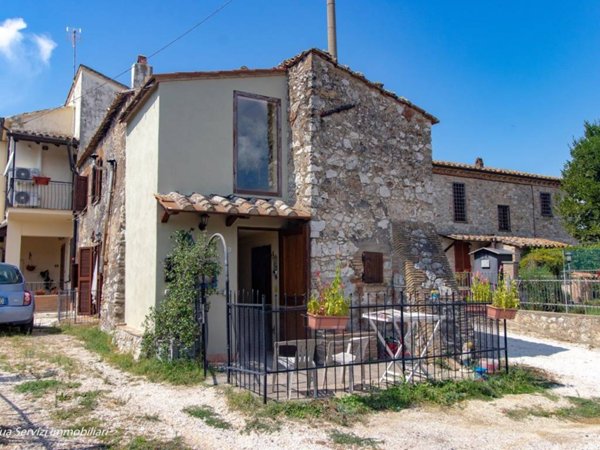 casa indipendente in vendita a Lugnano in Teverina