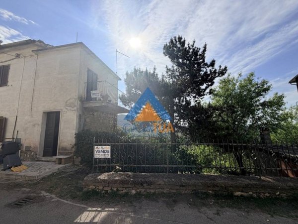 appartamento in vendita a Lugnano in Teverina