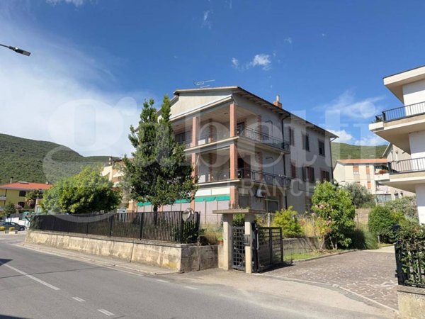 appartamento in vendita a Lugnano in Teverina