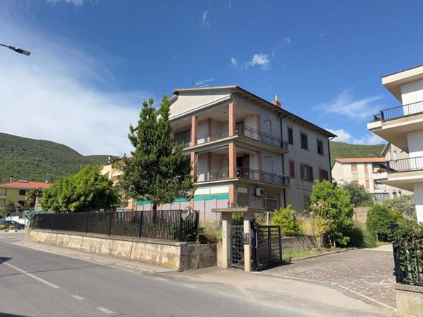 appartamento in vendita a Lugnano in Teverina