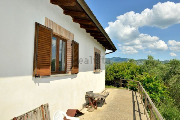 casa indipendente in vendita a Lugnano in Teverina