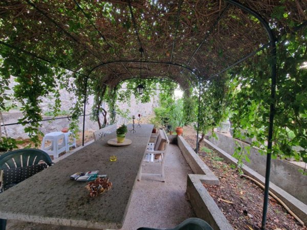 casa indipendente in vendita a Lugnano in Teverina
