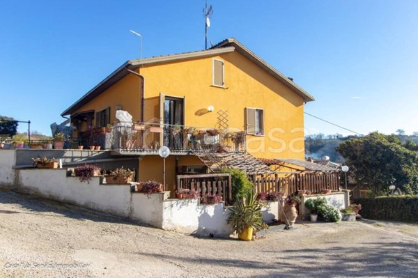 casa indipendente in vendita a Lugnano in Teverina
