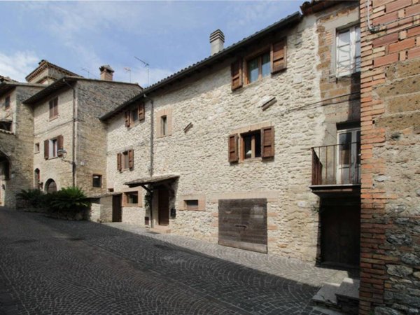 villa in vendita a Montecastrilli in zona Quadrelli
