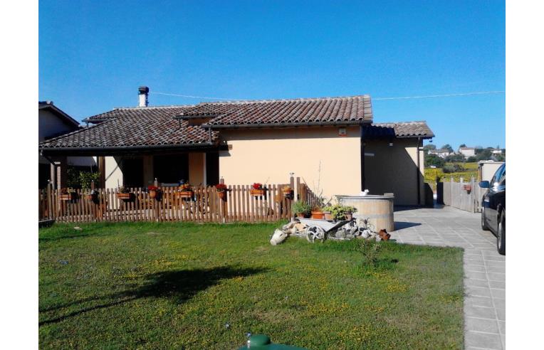 casa indipendente in vendita a Montecastrilli in zona Quadrelli