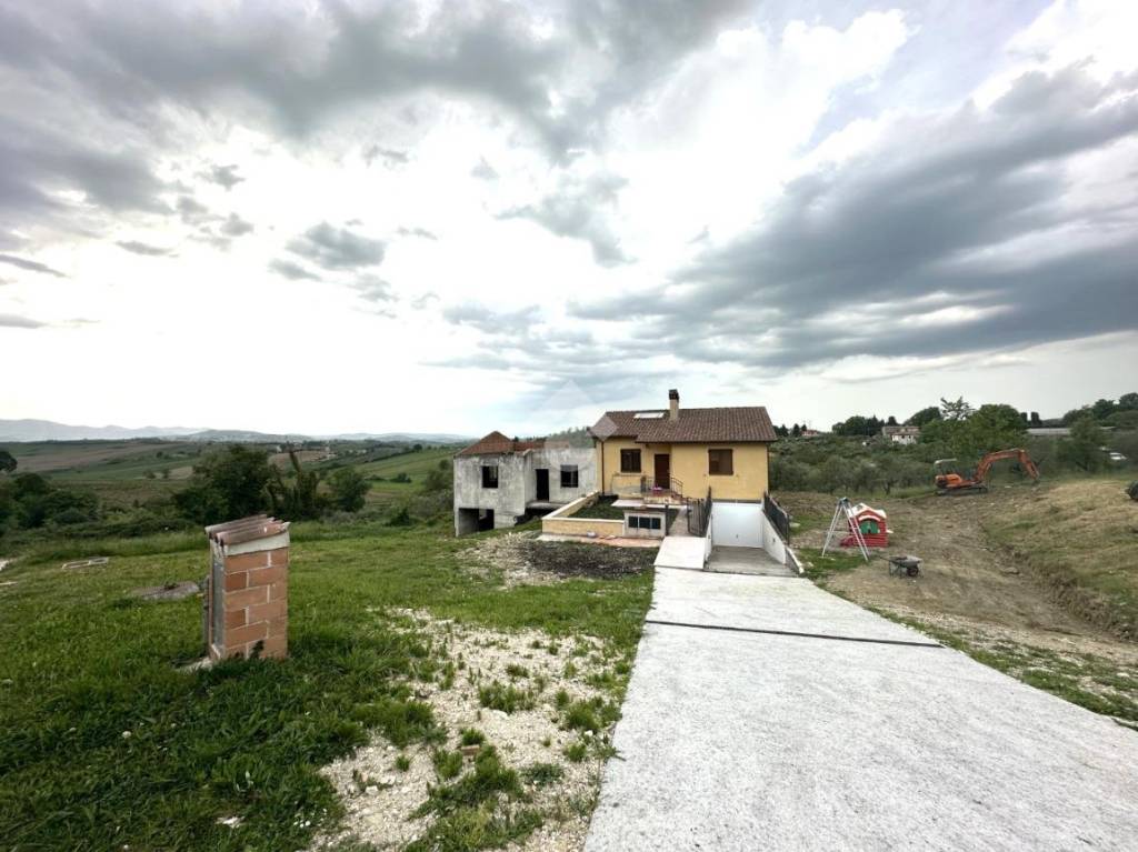 casa indipendente in vendita a Montecastrilli in zona Casteltodino