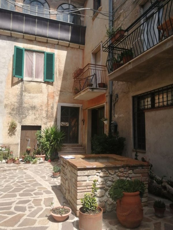 appartamento in vendita a Montecastrilli in zona Castel dell'Aquila