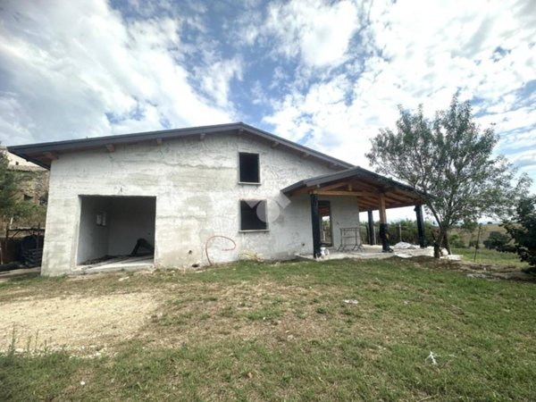 casa semindipendente in vendita a Montecastrilli