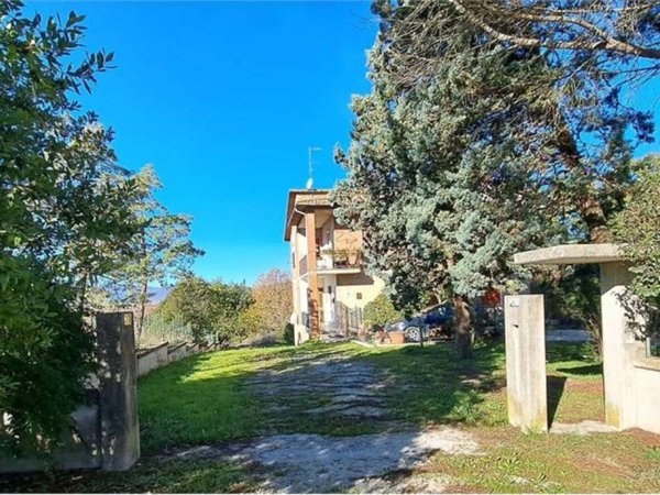 casa indipendente in vendita a Montecastrilli