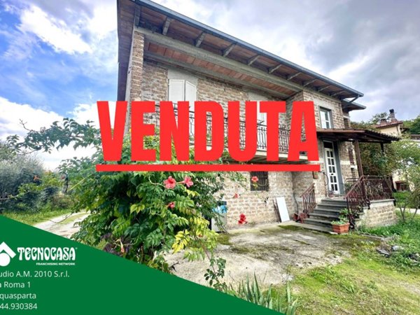 casa indipendente in vendita a Montecastrilli