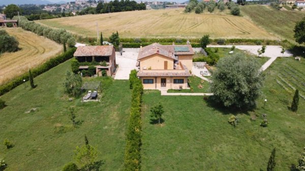 casa indipendente in vendita a Montecastrilli