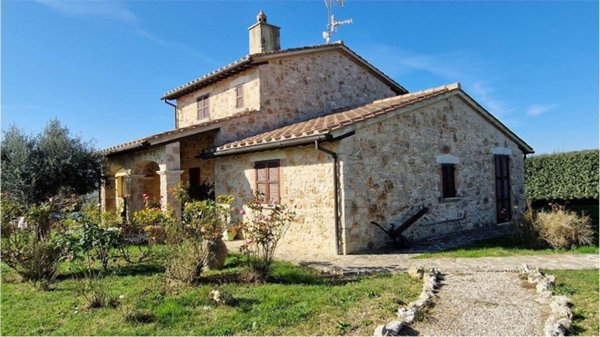 casa indipendente in vendita a Montecastrilli