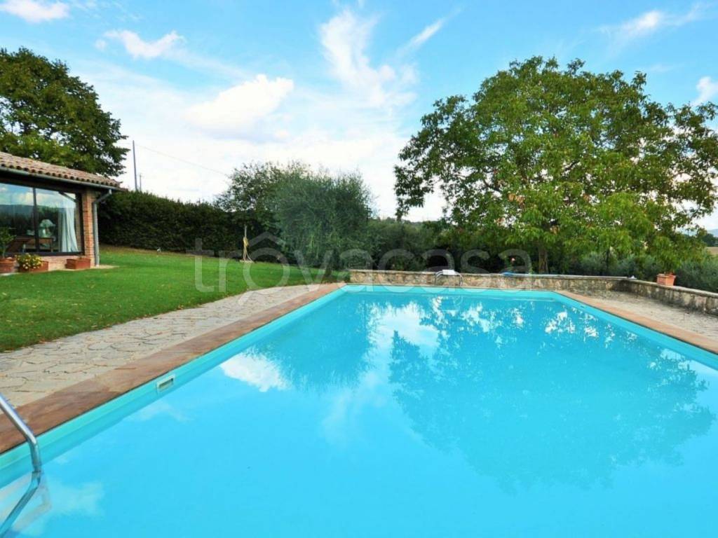 casa indipendente in vendita a Montecastrilli