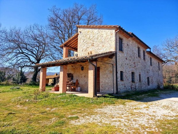 casa indipendente in vendita a Montecastrilli