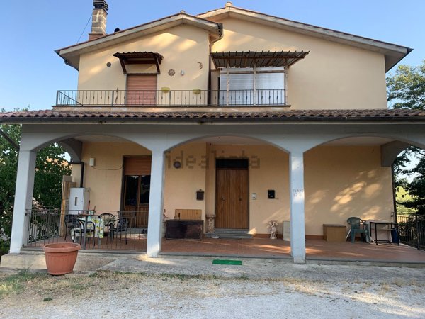 casa semindipendente in vendita a Montecastrilli