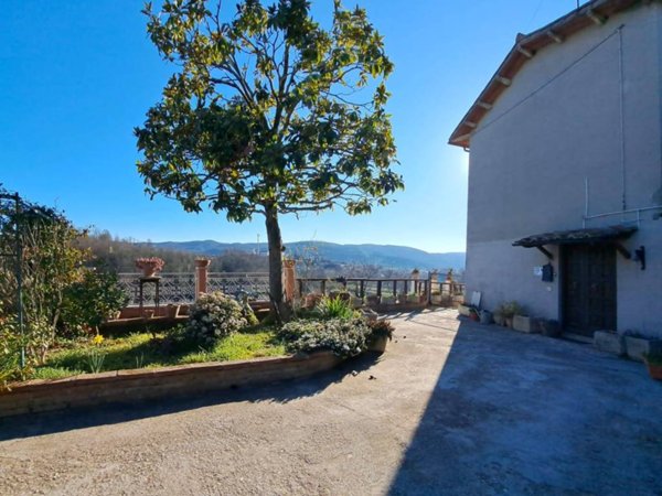 casa indipendente in vendita a Montecastrilli in zona Castel dell'Aquila