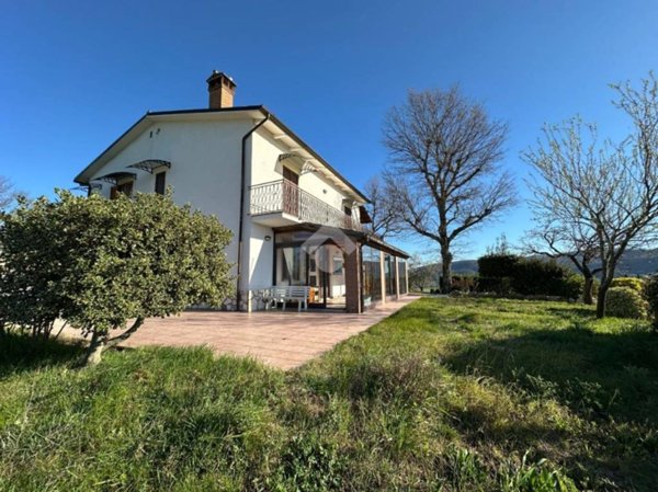 casa indipendente in vendita a Montecastrilli in zona Castel dell'Aquila