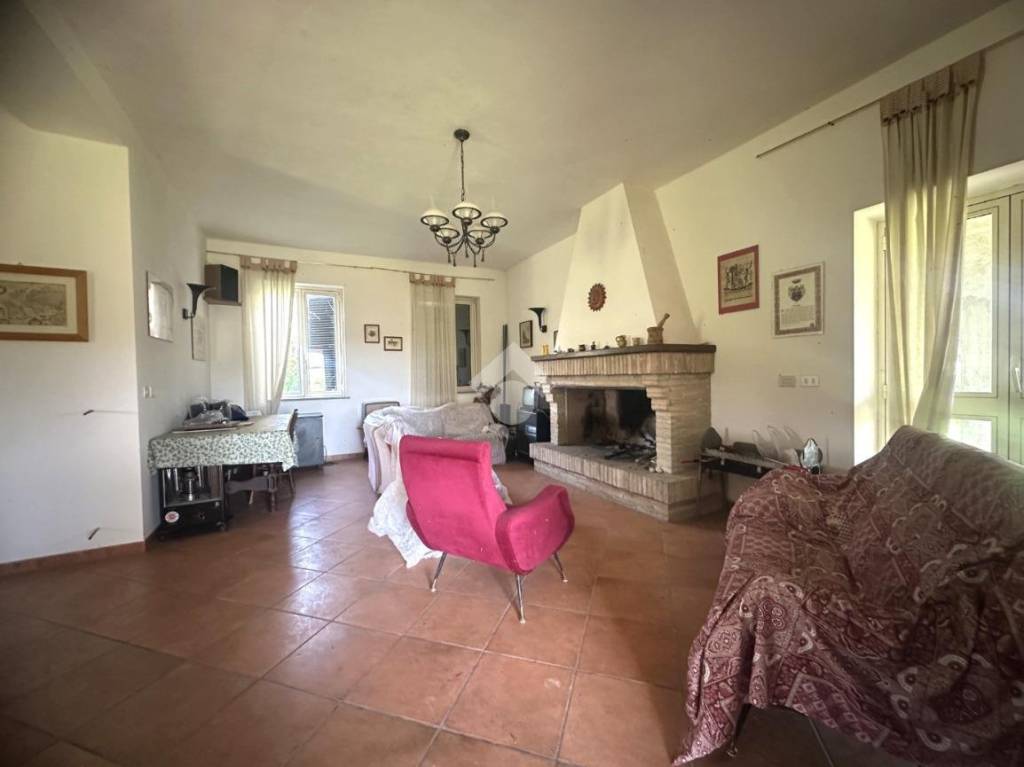 casa indipendente in vendita a Montecastrilli in zona Colle Secco