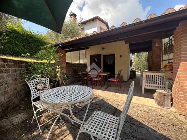 casa indipendente in vendita a Montecastrilli in zona Castel dell'Aquila