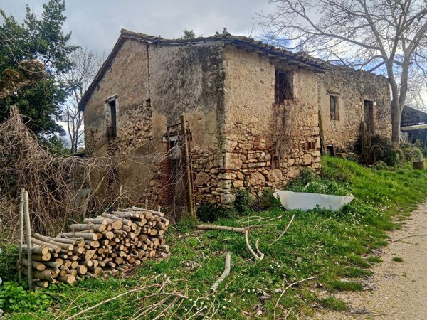casa indipendente in vendita a Montecastrilli