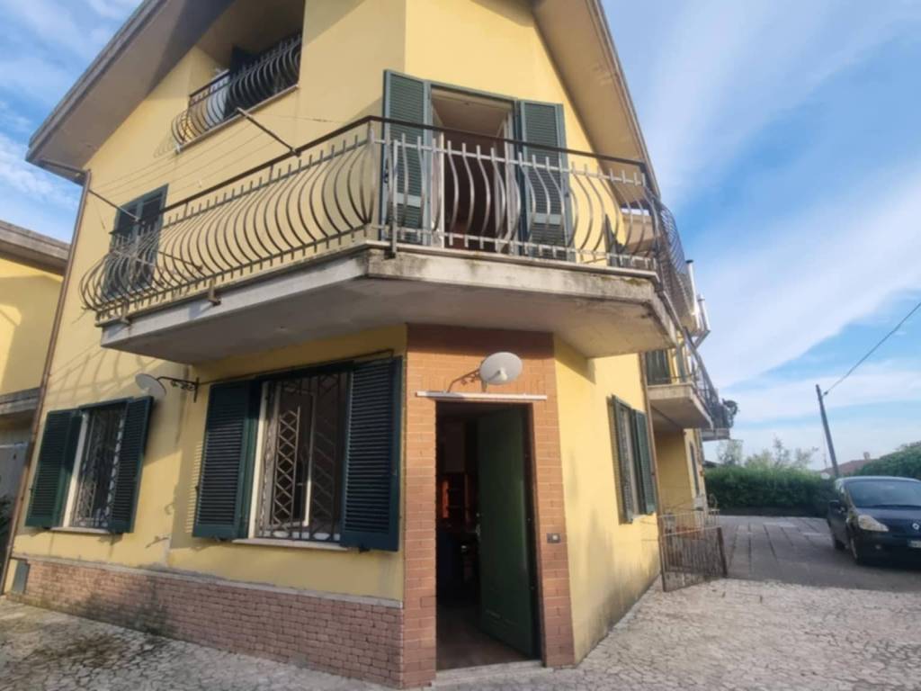 casa indipendente in vendita a Montecastrilli