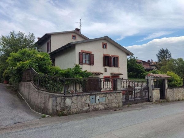 casa indipendente in vendita a Montecastrilli in zona Casteltodino