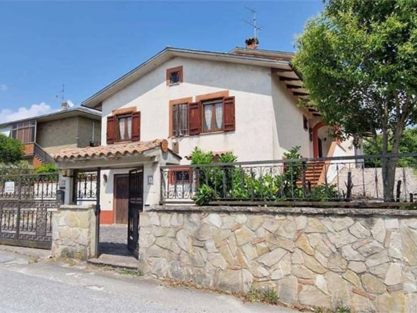casa indipendente in vendita a Montecastrilli in zona Casteltodino