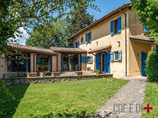 casa indipendente in vendita a Montecastrilli