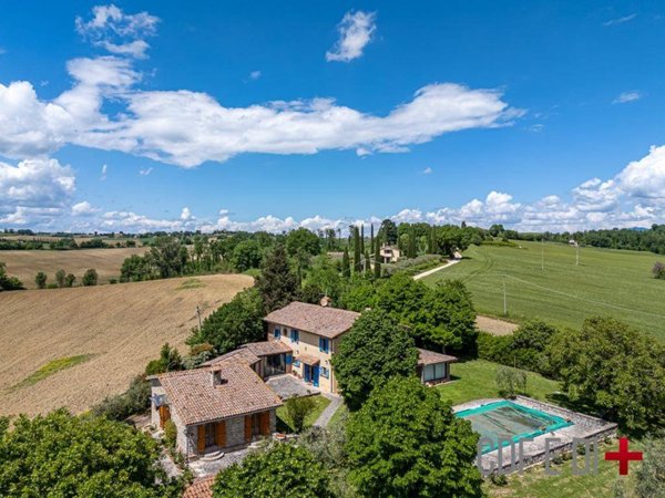 casa indipendente in vendita a Montecastrilli