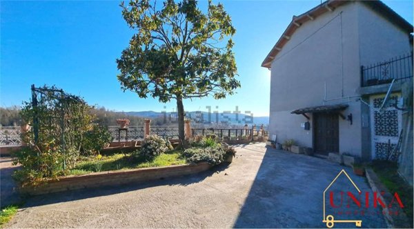 casa indipendente in vendita a Montecastrilli