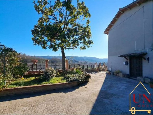 casa indipendente in vendita a Montecastrilli