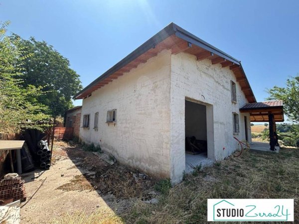 casa indipendente in vendita a Montecastrilli