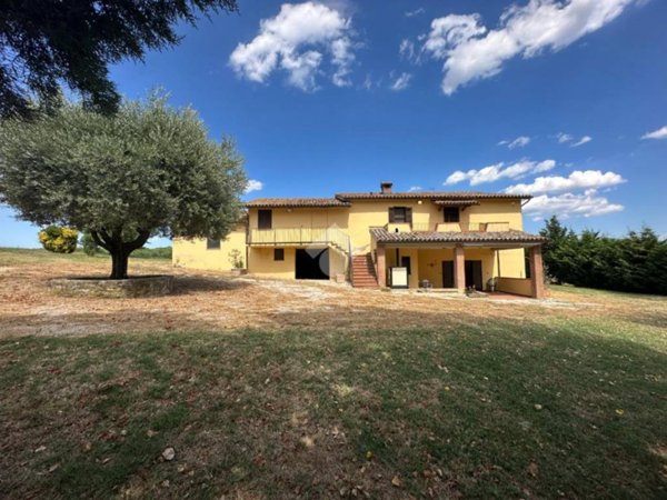 casa indipendente in vendita a Montecastrilli in zona Colle Secco