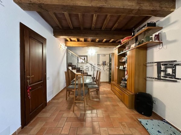 appartamento in vendita a Montecastrilli in zona Quadrelli