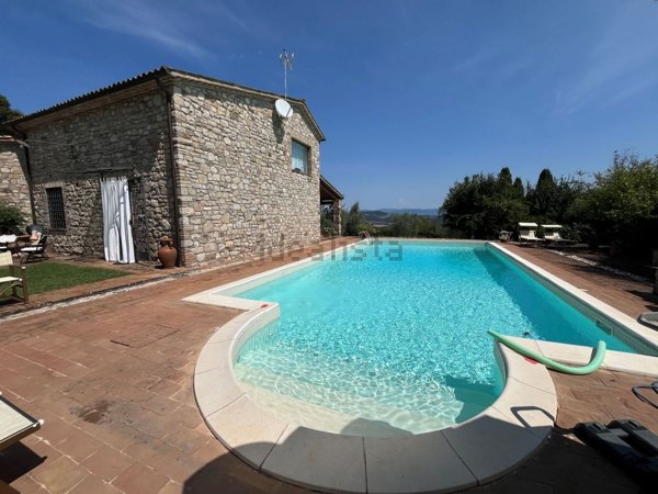 casa indipendente in vendita a Montecastrilli