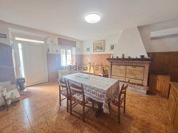 casa indipendente in vendita a Montecastrilli