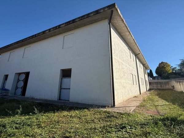 casale in vendita a Montecastrilli in zona Castel dell'Aquila