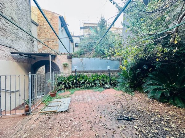 casa indipendente in vendita a Montecastrilli