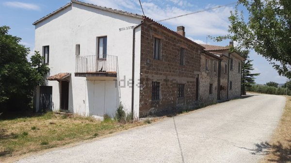 casa indipendente in vendita a Montecastrilli