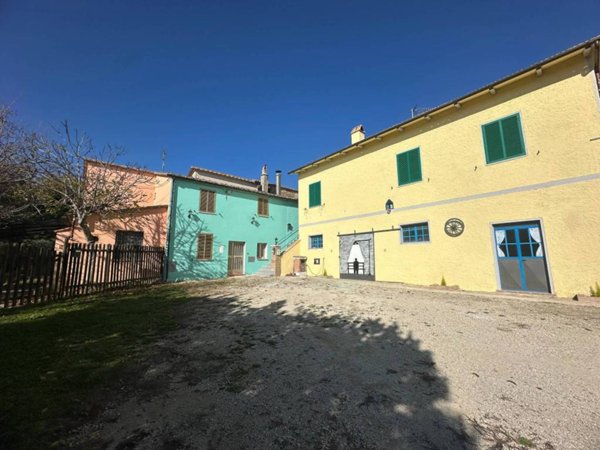 casa indipendente in vendita a Montecastrilli in zona Castel dell'Aquila