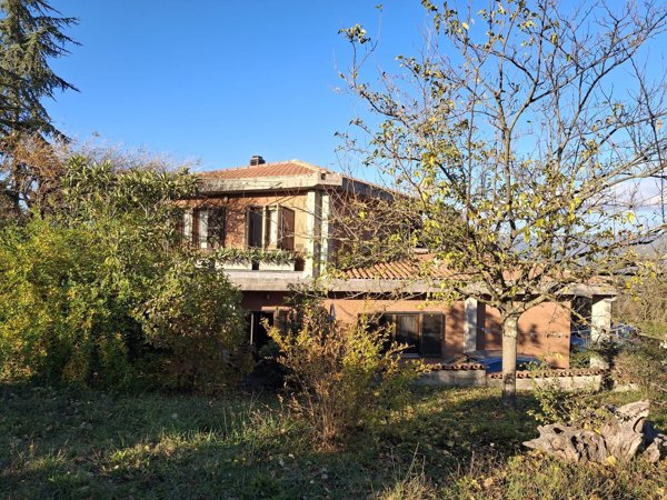 casa indipendente in vendita a Montecastrilli