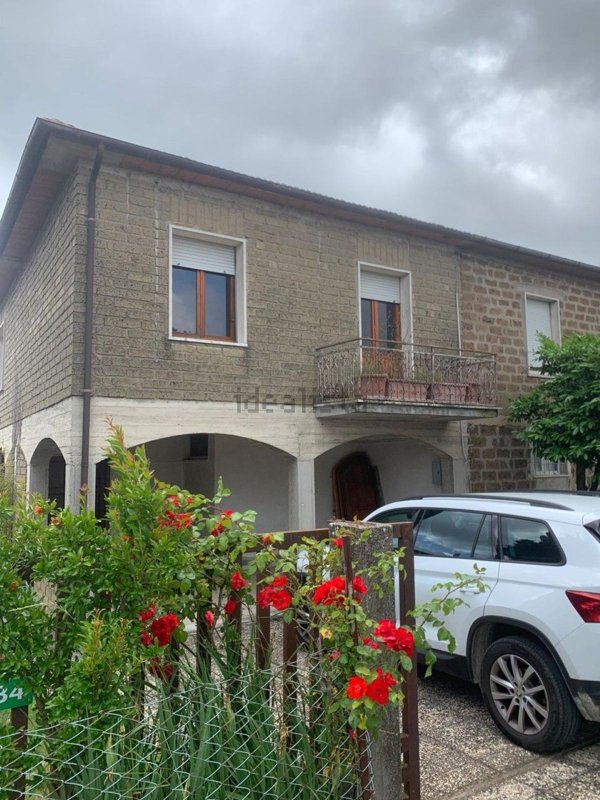 casa indipendente in vendita a Montecastrilli