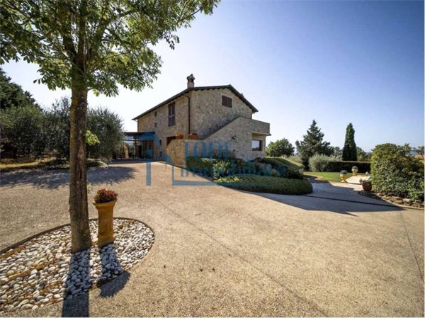 casa indipendente in vendita a Montecastrilli in zona Casteltodino