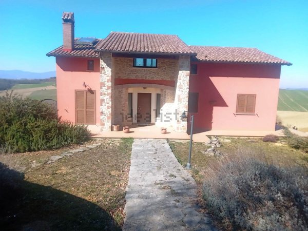 casa indipendente in vendita a Montecastrilli