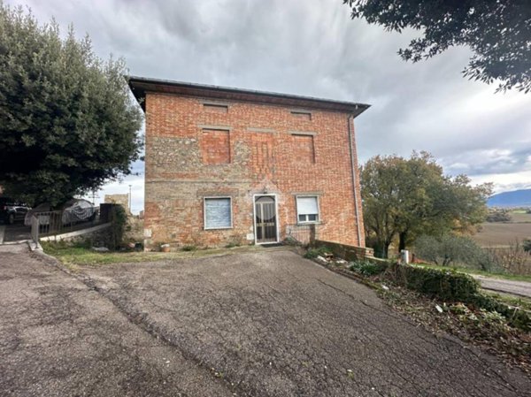 casa indipendente in vendita a Montecastrilli